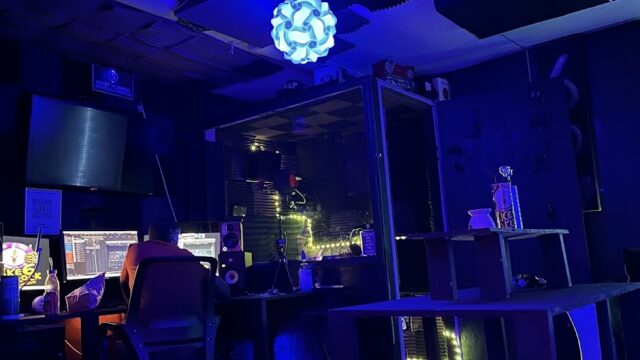 Str8Up&dwn Like 6 O’Clock Studio
